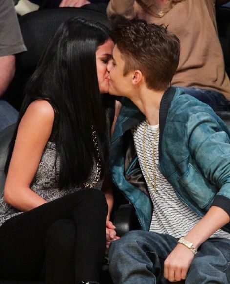 selena-gomez-and-justin-bieber-4-23-12.jpeg